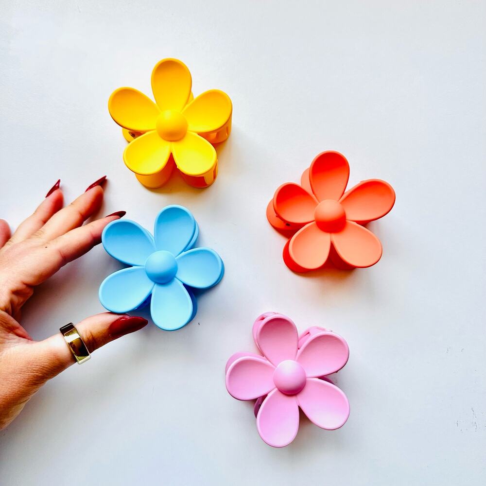 4 NEW FREE PEOPLE Blue Pink Yellow Orange Daisy Flower Claw Clip Hair Retro Updo